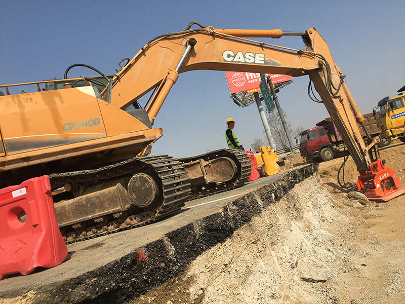 多功能振動(dòng)夯實(shí)機(jī) 多功能振動(dòng)夯實(shí)機(jī)