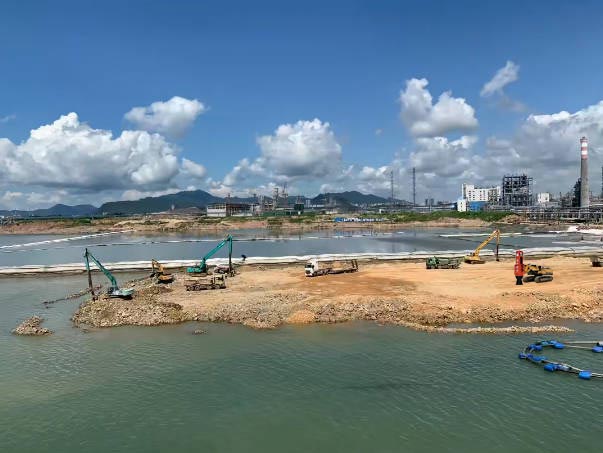 高速液壓夯實機廠家與中交四航局開展學(xué)習(xí)交流實踐活動 高速液壓夯實機廠家與中交四航局開展學(xué)習(xí)交流實踐活動